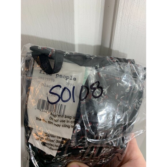 NWT FREE PEOPLE Merile Flutter Detail Ditzy Floral Smock Back Top Black Large - Picture 12 of 12